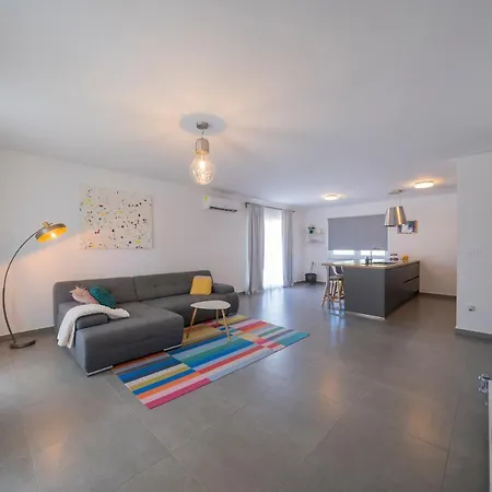Dreams Villa *