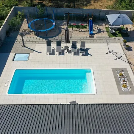 Villa Dreams *
